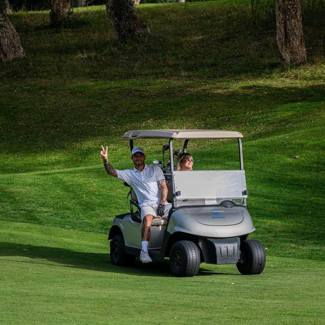 オーレリアン・ジローのインスタグラム：「Good times🏌️ @pal_photo」