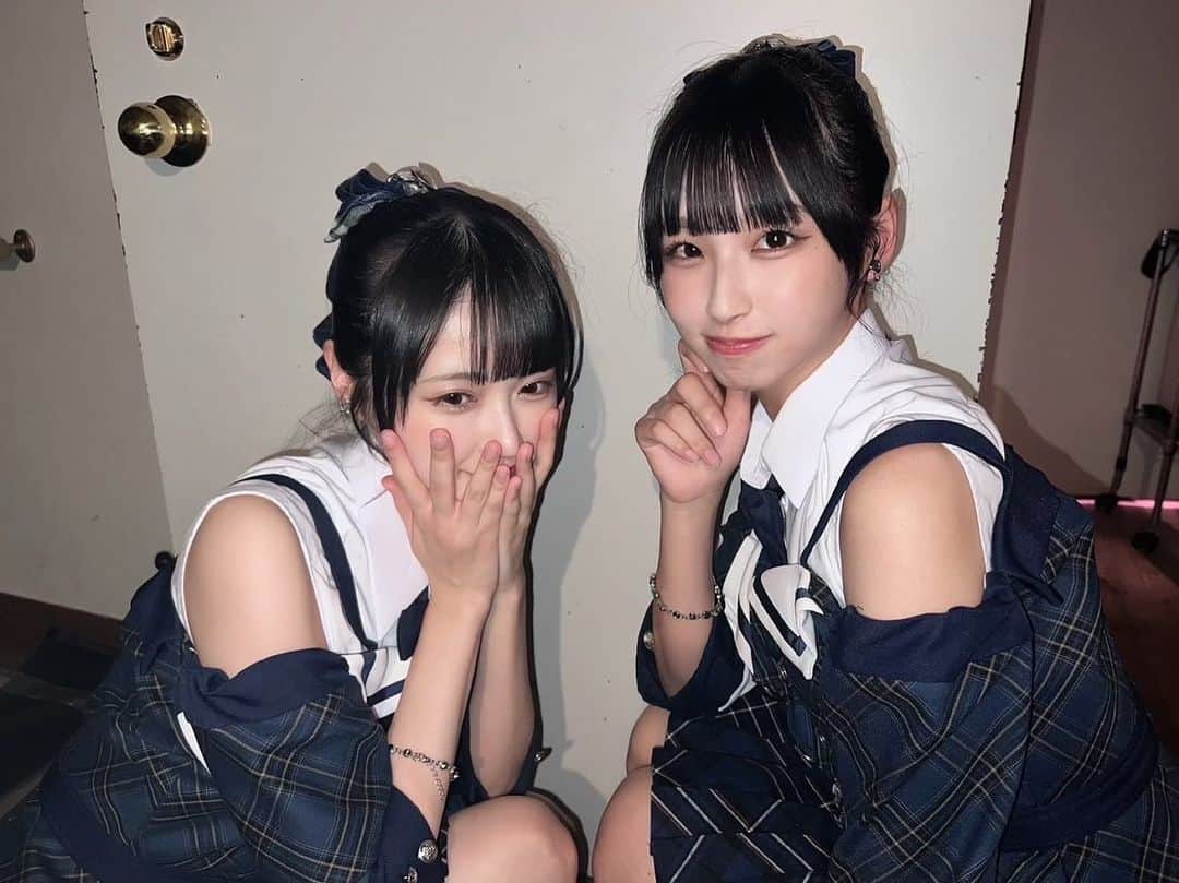 のインスタグラム：「♡♥ 「ポニーテールをほどいた君を見た」の衣装💙 同期の沖ちゃん」