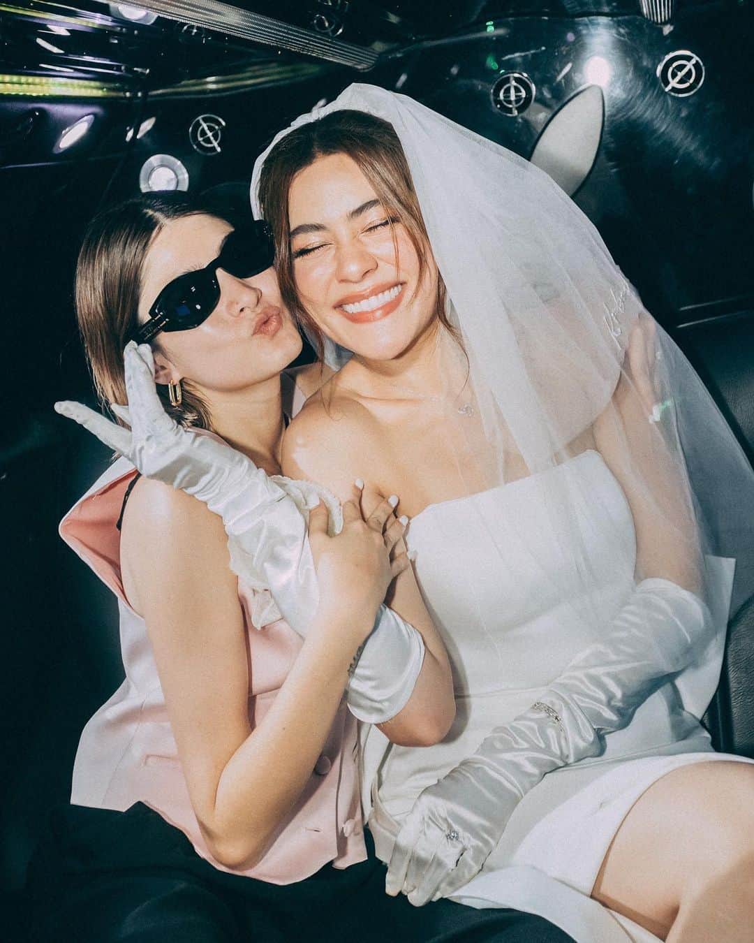 マギー・ラースリー・バーレンシエガーのインスタグラム：「I promised u a wild night and i kept my promise 😝」