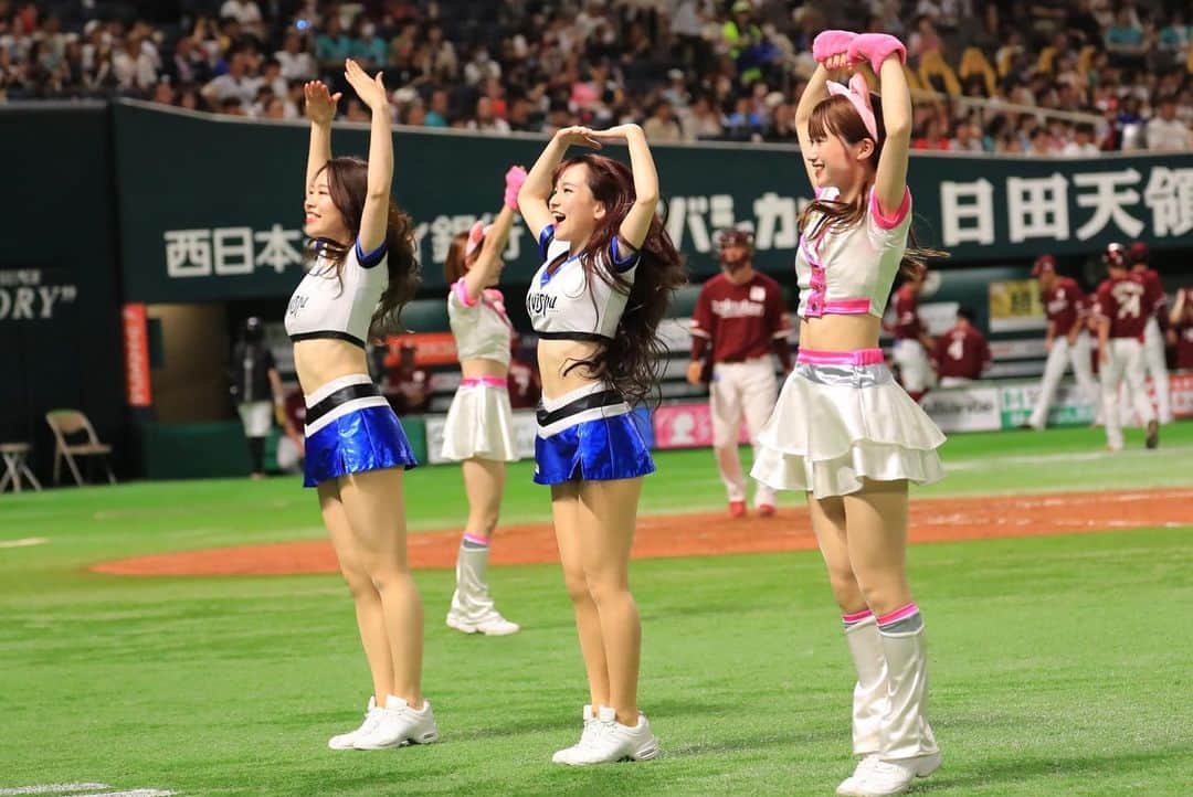 アビスパ福岡さんのインスタグラム写真 - (アビスパ福岡Instagram)「#福岡ソフトバンクホークス #ハニーズ と#アビスパチアリーダーズのチアコラボ✨  4回表の「#よかよかダンス」 7回表の「#いざゆけ若鷹軍団」 を一緒にパフォーマンス😆👍  コラボの立役者、#槙野智章 さんもありがとうございました🙌🏻  次は9/16（土）#名古屋グランパス 戦でも #ハニーズ の皆さんとコラボ予定🐝✨  ぜひぜひ‼️#ベスト電器スタジアム へお越しください🏟️  #アビスパ福岡 #avispa #sbhawks #honeys #PayPayドーム #J1 #jleague #ベススタ」8月10日 19時30分 - avispaf