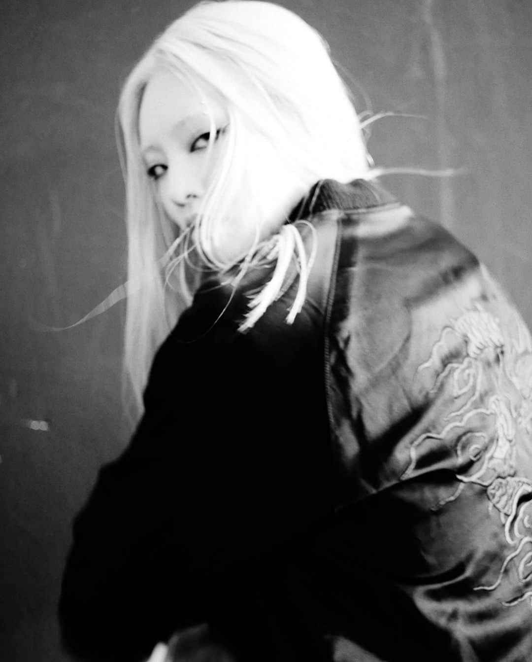 ちゃんみなさんのインスタグラム写真 - (ちゃんみなInstagram)「Y's - SUKAJAN - CHANMINA  Photographed by Yasutomo Ebisu Make by Yuko Nozaki Hair by Yuta Kitamura  #ys」8月10日 19時38分 - minachanxx
