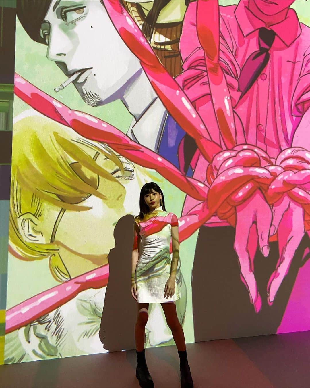 城品萌音さんのインスタグラム写真 - (城品萌音Instagram)「♡ To @shueishaxr's "Manga Dive" that our company is involved in the digital part ❤️‍🔥 I really want to go, do you want to go? When asked by the president Leaning forward, I immediately answered, “I wanted to go!”😆✨ I love manga, of course, but I also read Chainsaw Man, Dandadan, and SPY x FAMILY, and it was really immersive. I was itching to read it again!  Manga Dive is on the 5th floor of Shinjuku Bus Terminal at LUMINE ZERO until August 23rd! (By the way, it seems that only SPY×FAMILY will be screened from 8/14) After the 14th, I wonder if I'll go again 🥰  弊社がデジタルの部分で関わってる @shueishaxr の「マンガダイブ」に❤️‍🔥 実はめちゃくちゃ行きたくて、行かない？って社長に聞かれた時は 前のめりに「行きたかったんです！」と即答しました😆✨ マンガ大好きなわたしはもちろん、チェンソーマンもダンダダンもSPY×FAMILYも読んでいて、没入感がすごくて 読み返したくなってうずうずしました！  マンガダイブは 新宿バスタ5階、ルミネゼロで8/23までやってます！ (ちなみにSPY×FAMILYだけ8/14からの上映だそうです) 14日以降、もっかい行こうかなぁ🥰  #moneshiroshina  #femaledj #マンガダイブ #ルミネゼロ #没入感 #チェンソーマン #ダンダダン #SPY×FAMILY @shueishaxr」8月10日 19時40分 - monemilk