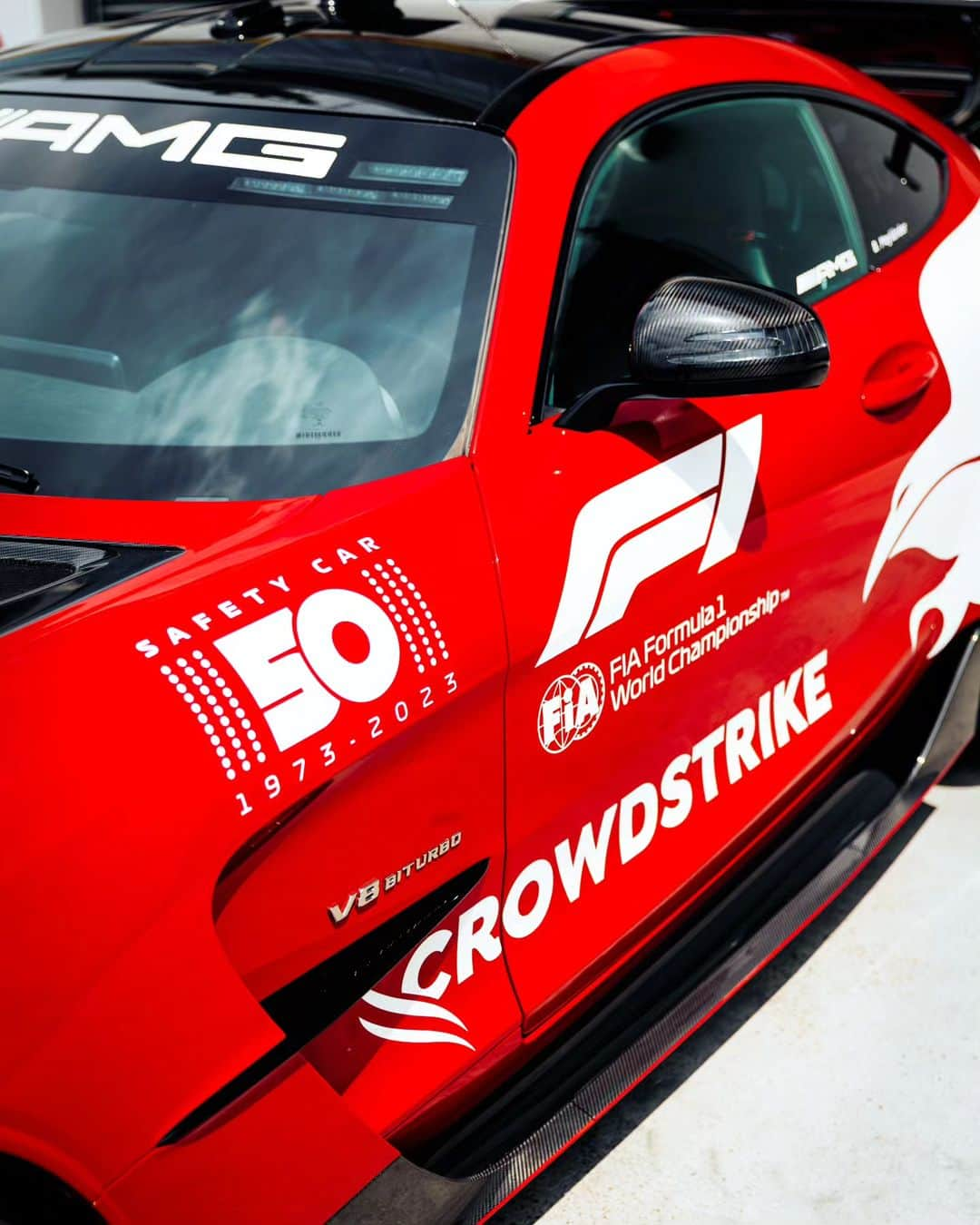 MERCEDES AMG PETRONASさんのインスタグラム写真 - (MERCEDES AMG PETRONASInstagram)「The Safety Car @Crowdstrike livery goes hard. 🥵️」8月10日 19時44分 - mercedesamgf1