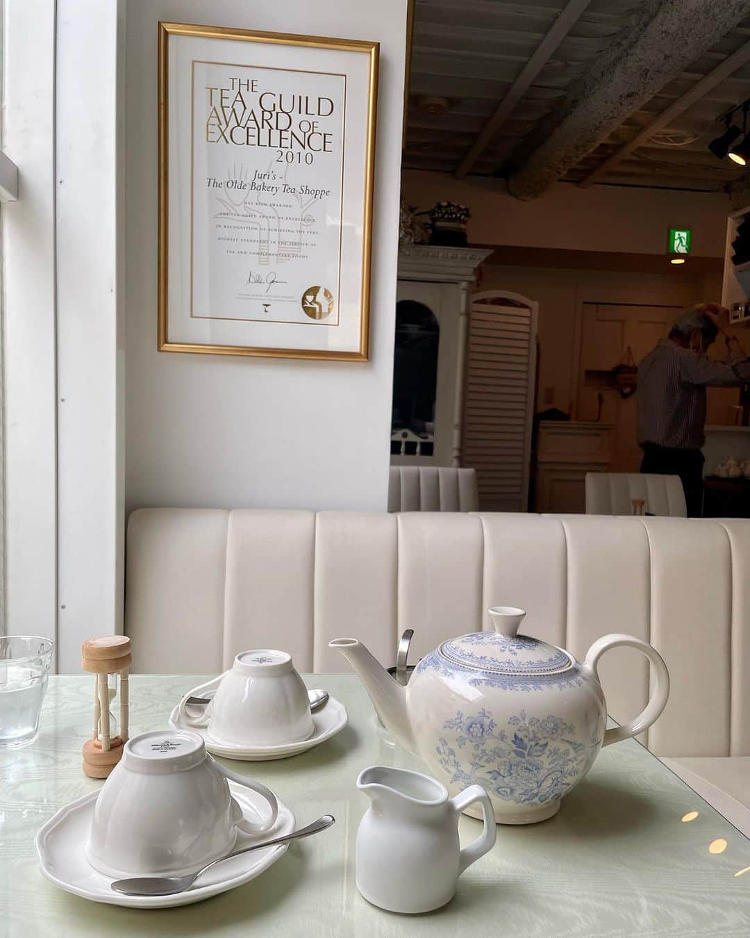 林佑香さんのインスタグラム写真 - (林佑香Instagram)「𓍯⸝⸝꙳ Juri's Tea Roomで☕️ オリジナルブレンドティーが びっくりするくらい おいしかった🩵🩵🩵  暑いから1枚でサラっと着られる ワンピースがお気に入り🤭  onepiece: annanmode  7/10オープンしたKOMINGの公式サイトは Kファッション、Kビューティーが そろってます🤭 韓国の人気商品を厳選して 販売しているサイトなので かわいいものが本当に多い🫶  https://koming.jp/   @koming.jp_official  #koming  #韓国ファッション #コーミング #ファッション」8月10日 19時54分 - yuuka.2828
