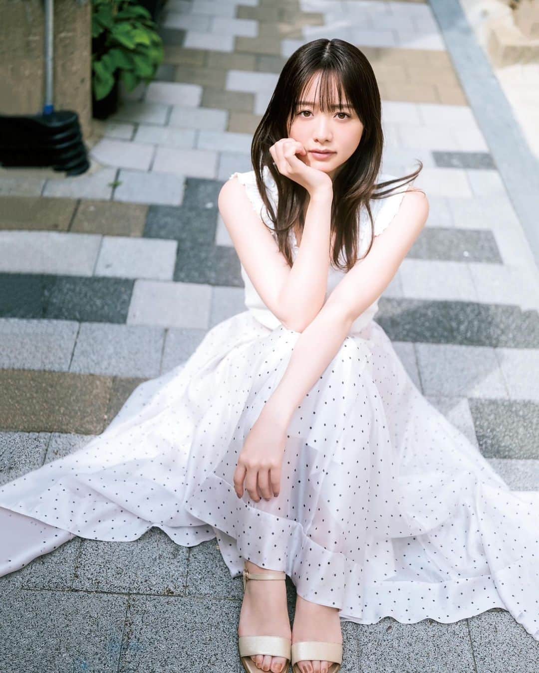 森香澄さんのインスタグラム写真 - (森香澄Instagram)「. 本日発売のヤングジャンプで 表紙、巻頭、センターグラビアを担当させていただいております🌟 . 韓国で撮影してきました！ 美味しいものをたくさん食べて楽しかった……🫢💞 . コンビニや書店で見つけてみてください！」8月10日 19時59分 - mori_kasumi_