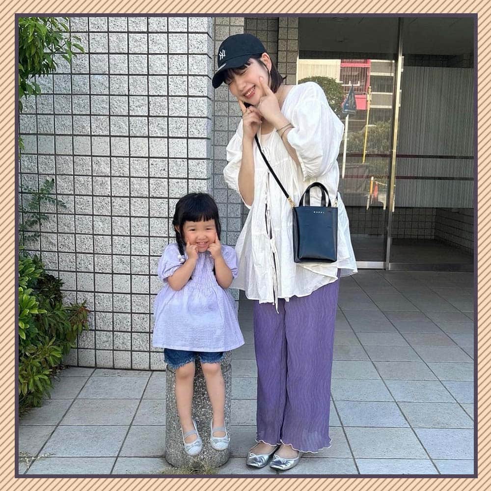 mamagirl ママガールさんのインスタグラム写真 - (mamagirl ママガールInstagram)「@mamagirl_jp  夏の親子リンクコーデは爽やかなパステルパープルで決まり💜 かわいいだけじゃなくて少し大人っぽい雰囲気にしてくれます✨ 靴や帽子などの小物アイテムでリンクさせるのもおすすめ😊  @saachiichanさんの投稿を引用させていただきました✍️ ・・・・・・・・・・・・・・・・・・・・・・ 😈🪻🔮🌂💜 ・・・・・・・・・・・・・・・・・・・・・・ photo by @saachiichan @yuri__mn1103 @udc.takayui @m.marina529 @11_aki_12  素敵なお写真ありがとうございます☺ 『ママガール』ではオシャレも子育ても楽しみたいママさんに向けて発信中✨ @mamagirl_jp や #mamagirl のタグ付けをして下さった投稿からも紹介しております。  是非、タグ付けやハッシュタグをつけて投稿してみてください🌷  #mamagirl #ママガール #こどものいる暮らし #赤ちゃんのいる暮らし #丁寧な暮らし #シンプルな暮らし #おうち遊び #おうち時間 #親子コーデ #親子リンクコーデ #リンクコーデ #男の子ママ #女の子ママ #家族コーデ #家族リンクコーデ #シミラールック #パープルコーデ #パステルパープル #パープル #キッズコーデ #キッズファッション  #ママコーデ #親子リンクコーデ愛好家 #親バカ部」8月10日 20時00分 - mamagirl_jp