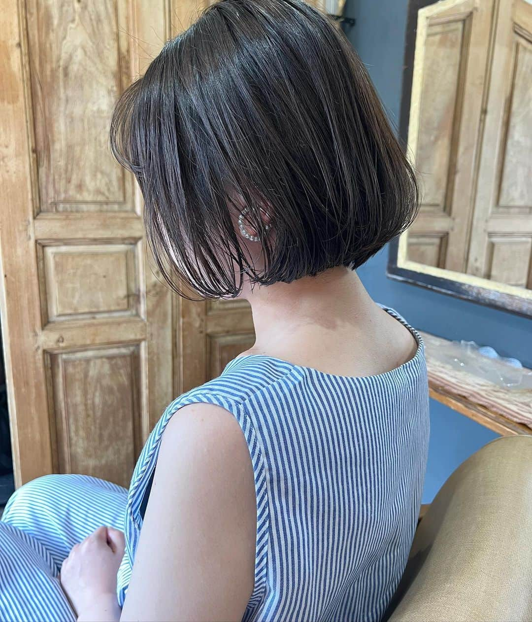 YU-U（工藤由布）のインスタグラム：「ムラcut✂︎ 最近は内巻きボブに落ち着いた🫶🏻 いつでも前髪は切れるから飽きたら言ってね〜☺️✨ ・・・ #uアレンジ #Aperoヘア #丸みボブ」