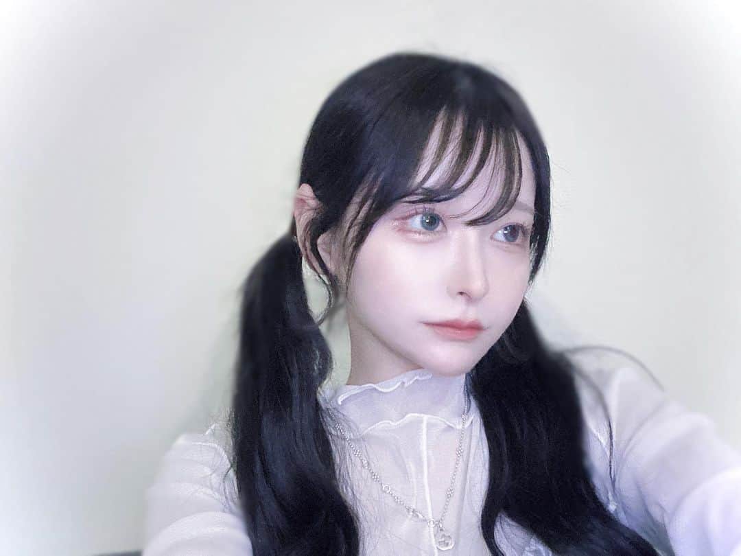 のインスタグラム：「ちゅんちゃん @_chunpi のプロデュースカラコンrainのリリーグレージュ！ これすごい、ナチュラルなのに透明感出る、求めてたやつ>_< ♡   #カラコン」