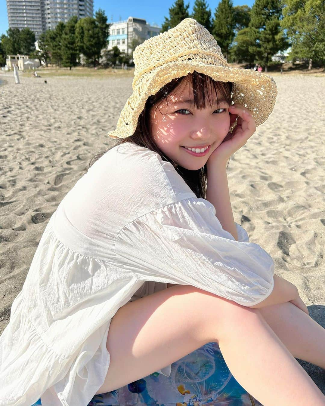 山之内優美のインスタグラム：「Summer*･゜ﾟ･*:.｡..｡.:*･  #お台場海浜公園 #お台場 #海 #sea #砂浜 #夏 #summer」