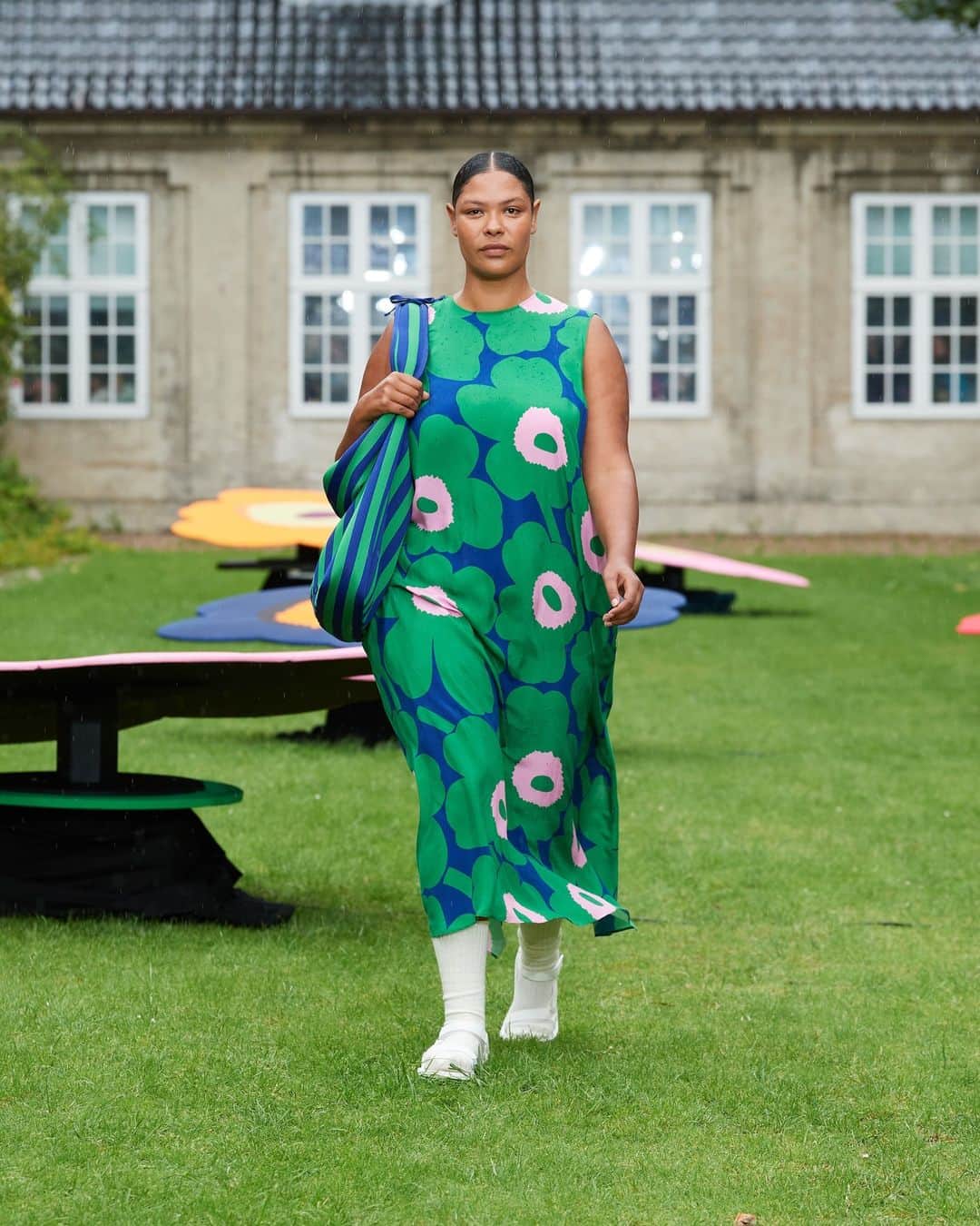 マリメッコのインスタグラム：「Greetings from CPHFW! In our upcoming SS24 collection, robust material qualities are paired with colorful print dresses and effortless summer layering styles. ☀️ Have you already spotted your favorite pieces?  The SS24 collection will be in stores in early spring 2024. Join our community to be the first to know when it drops. Link in bio.  Photographer: James Cochrane  #marimekko #cphfw #SS24 @cphfw」