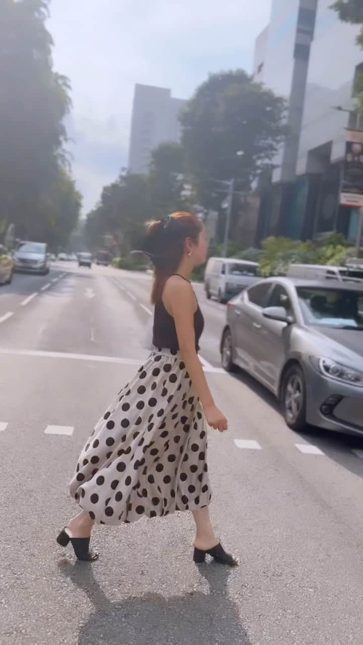 井上晃子のインスタグラム：「porkadots balloon skirt🤎　#akiki」