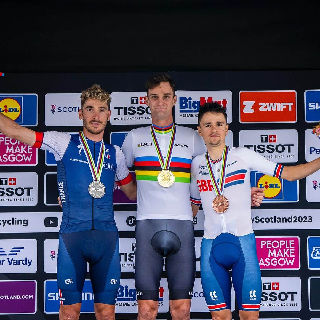 Shimanoさんのインスタグラム写真 - (ShimanoInstagram)「Unstoppable @paulineferrandprevot and @samuelgaze claim the rainbow jerseys at the @uci_mountainbike World Championship XCC  🏆 @puckpieterse’s 2nd place showcases her strength. @tompidcock epic rise to 3rd was breathtaking.   #ShimanoMTB #makeyourmark #glasgowscotland2023 📸 @kikeabelleiraphoto」8月11日 6時40分 - rideshimano