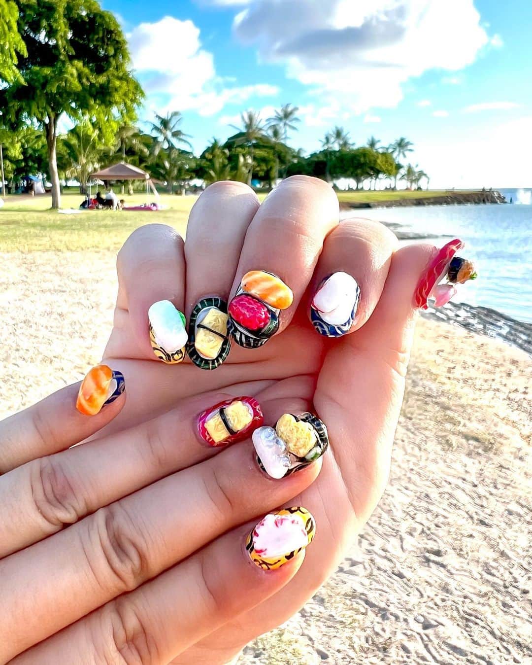 Britney TOKYOのインスタグラム：「Sushi lover🍣  @realjetsetter   #sushi #nailart #britneytokyo」