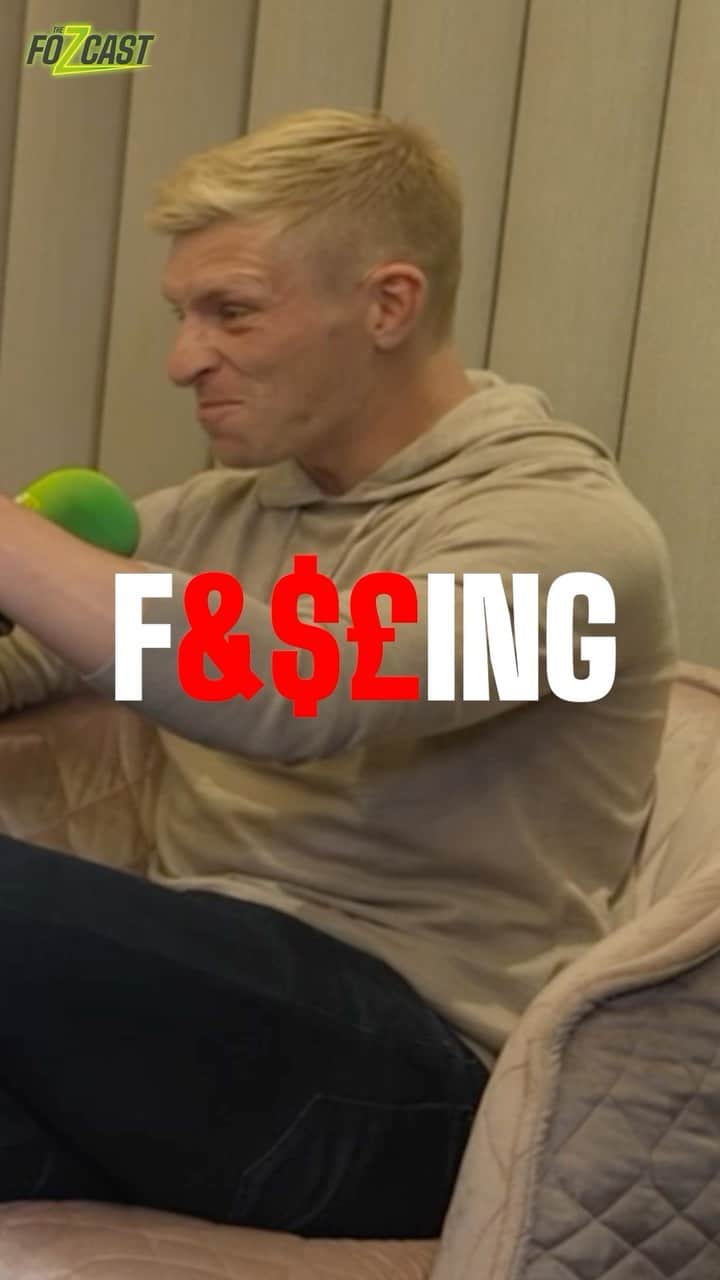 ベン・フォスターのインスタグラム：「Super Ben Mee on the Fozcast!!!! Buzzing with that one,, I can’t lie!  Cheers Ben you absolute ledge!!!!!!」