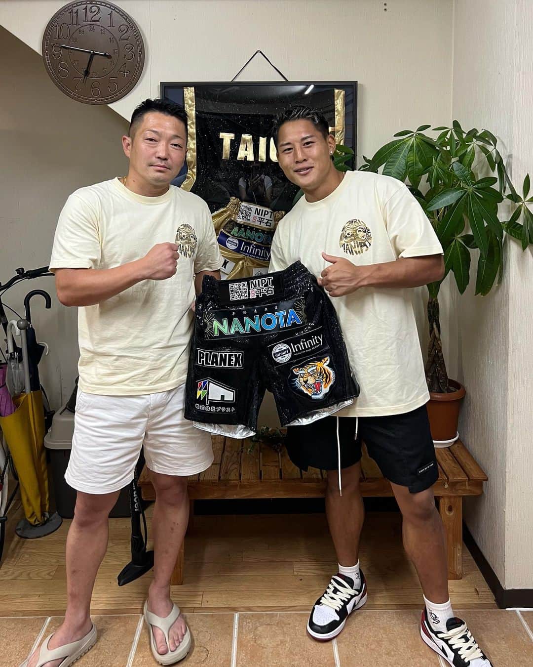 大雅のインスタグラム：「いつも応援ありがとうございます🤝  次の試合も必ず勝つ。  #株式会社プラスト 様　 @plastry0401   解体工事・不用品回収・建設管理は 相模原市の株式会社プラストへお任せください 株式会社プラストは、各種の解体工事、不用品回収・骨董品の買取、建設管理を行っている会社です。解体からごみや不用品の整理や回収、美術品や骨董品の買取までワンストップで済んでしまうため、効率的・スピーディに作業を行えます。」