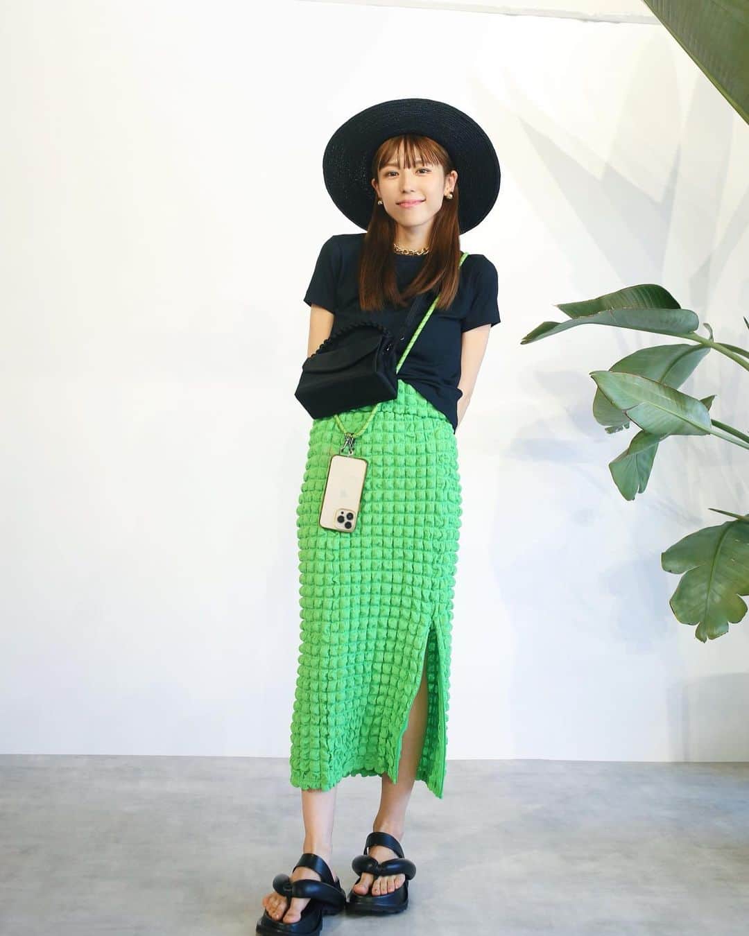 若槻千夏のインスタグラム：「🌻🌻新作コーデ🌻🌻」