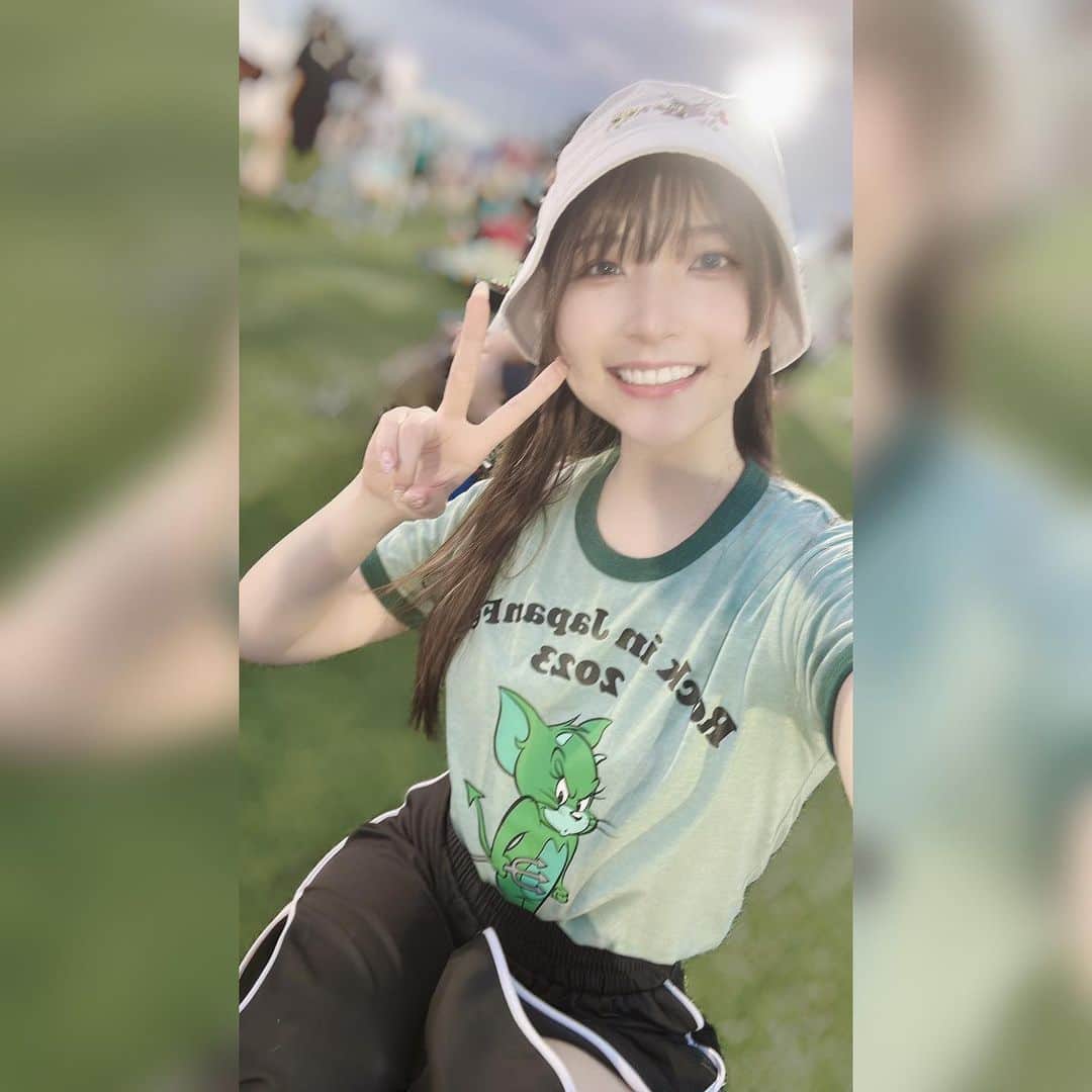 あまつ様さんのインスタグラム写真 - (あまつ様Instagram)「🌈 ⁡ ⁡ 人生初のフェス‼️‼️‼️‼️ ⁡ ⁡ ROCK IN JAPAN FES行ってきたよーー❤️‍🔥❤️‍🔥 ⁡ ⁡ 楽しすぎたしはしゃぎすぎた🥳🥳🥳 ⁡ ⁡ 何度か土砂降りになって びっしょびしょになったけど野外フェスの良さ噛み締めた✨笑 ⁡ ⁡ 雨上がりに虹出てたよ🌈 ⁡ ⁡ #あまつまりな #あまつ様 #私服」8月10日 22時42分 - r_ap82_