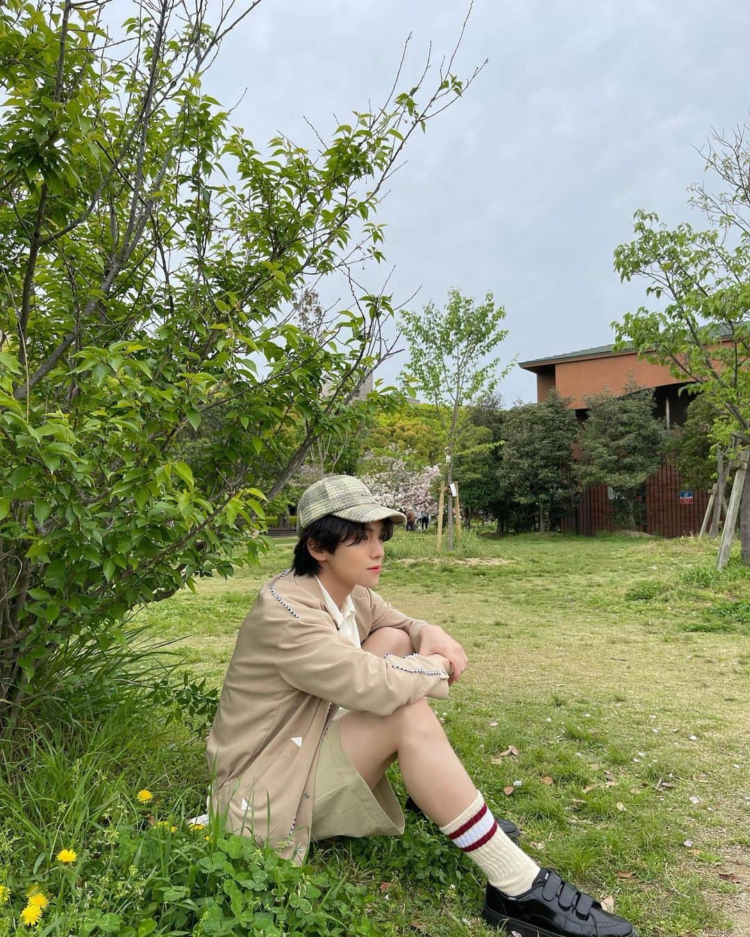 山下幸輝さんのインスタグラム写真 - (山下幸輝Instagram)「山下幸輝パーソナルブック📚  「Soul Mate」  素敵なカットと沢山の言葉で僕の頭のてっぺんからからつま先まで純度120%自分をお伝えできます。 全てが繋がってできた、そんな一冊です！  オフショットと共に宜しくお願いします！  #soulmate  #山下幸輝　 @junon_jp」8月10日 22時43分 - qpitdef