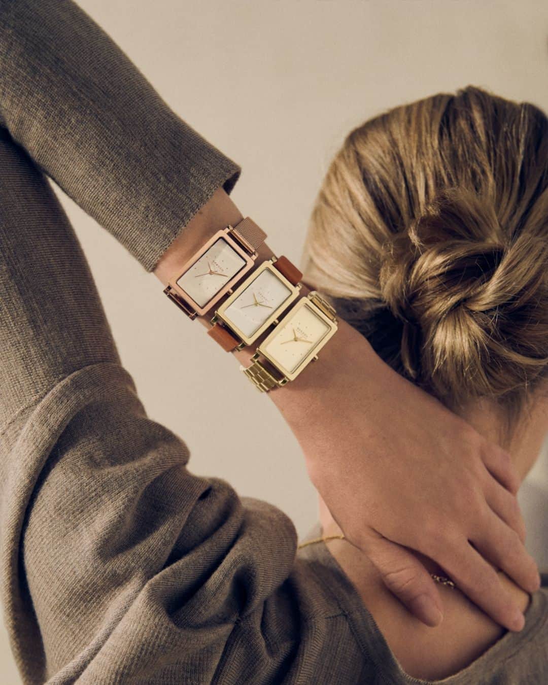 スカーゲンのインスタグラム：「Iconic mesh, classic leather or 3-link bracelet; the choice is yours.」