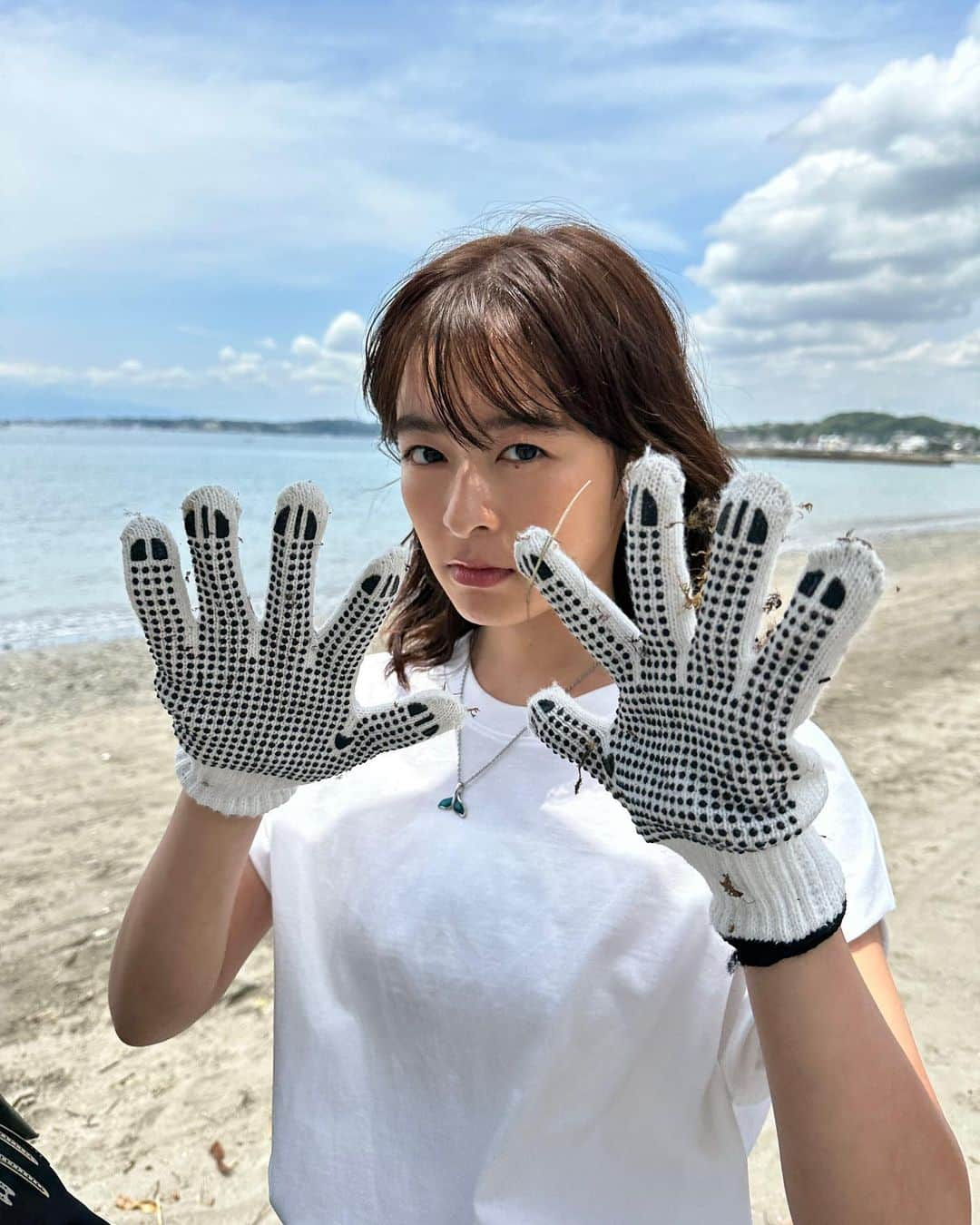 森七菜さんのインスタグラム写真 - (森七菜Instagram)「真夏のシンデレラ　オフショット  #森七菜 #もりななのきまぐれ #真夏のシンデレラ #夏シン #ハンドパワー #連続投稿35日目」8月10日 23時02分 - nana_mori_official