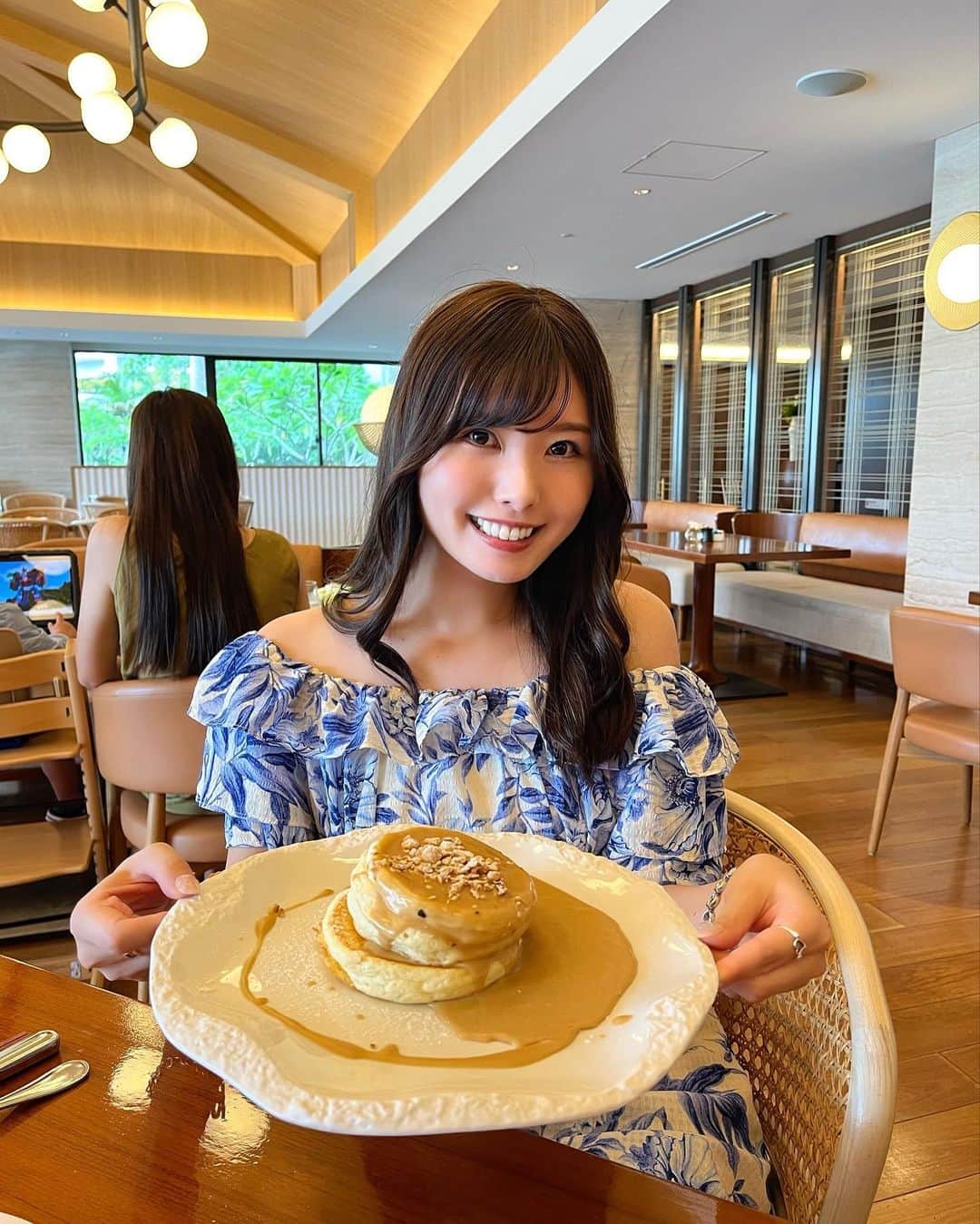 のインスタグラム：「ハレクラニのふわふわパンケーキ🥞 めちゃくちゃ美味しかった🥹💓  #ハレクラニ#ハレクラニ沖縄#パンケーキ#🥞#沖縄旅行#沖縄#恩納村#恩納村ホテル#okinawa#halekulani#halekulaniokinawa#pancake」