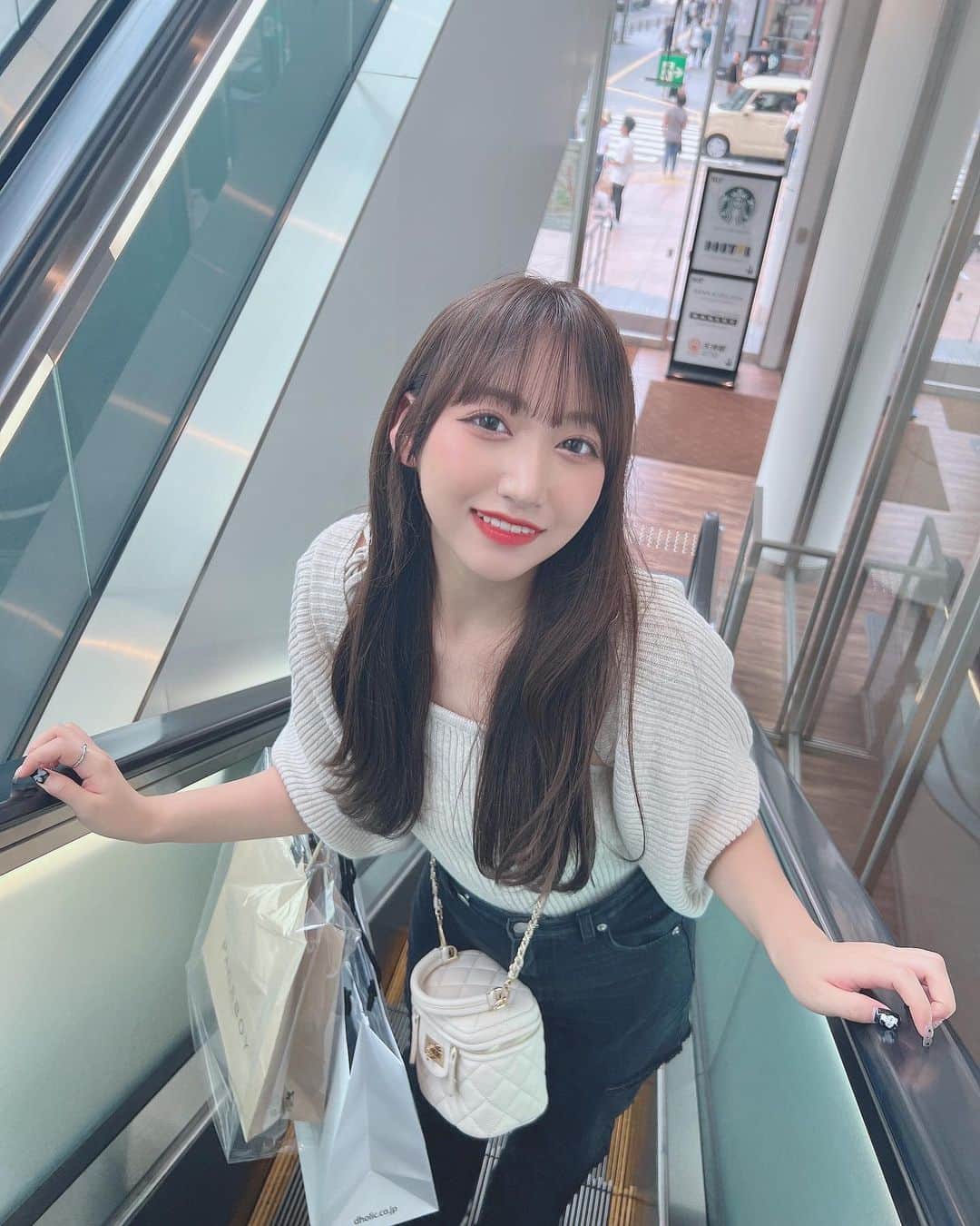 後藤陽菜乃のインスタグラム：「✿  今日は美容室に行ったあと ママとランチしてお買い物してきた〜♡ 充実した一日𓂃 ✿𓈒𓏸」