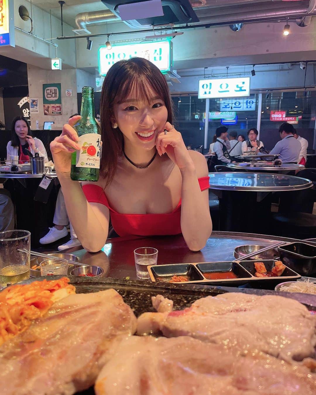 ゆうなさんのインスタグラム写真 - (ゆうなInstagram)「コスパ最強で美味しすぎる韓国料理行ってきた🧡最強すぎて😳❕ サムギョプサル🐷やめようと思ってたけど美味しすぎて〆のキムチチャーハンとラーメンも食べちゃった🤪 チャーハンハートで可愛かった🧡 リピ確(　☉д⊙)🧡 、 、 、  #あぷろ  #韓国料理あぷろ  #あぷろ四ツ橋南船場店 #韓国料理 #サムギョプサル #美味しい #大阪 #大阪グルメ #休日 #OL #fashion #followforfollowback  #osakafood  #ootd」8月10日 23時34分 - yuna121.1995