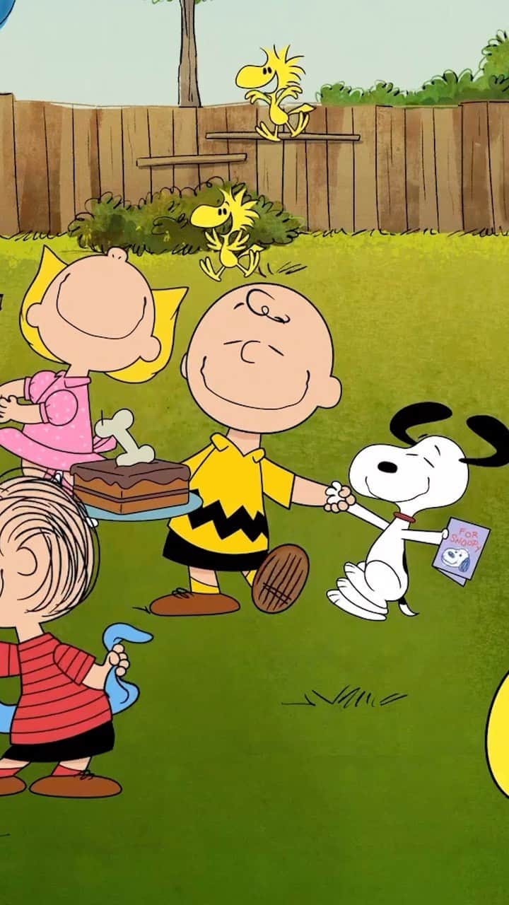 スヌーピーのインスタグラム：「It’s Snoopy’s birthday!! 🥳🥳 Celebrate with The Snoopy Show on Apple TV+ 🎉🎉 #HappyBirthdaySnoopy」