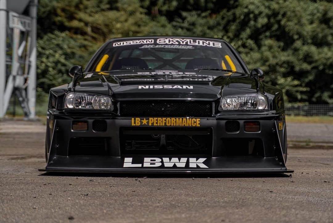 Wataru Katoさんのインスタグラム写真 - (Wataru KatoInstagram)「LIBERTY WALK 　　LBWK LB★ silhouette works Er 34 skyline black new stock car @libertywalk_kanto  @libertywalk_tokyo_harajuku  @nissan @yokohama.rubber_jp  @ame.wheels  @minigtofficial  @hotwheelsofficial  @tone_japan  @sphere_light  @sakon.logix.group  @athlete_company  #libertywalk  #lbwk #lbworks #lbsilhouette works #lb #nissan #nissanskyline  #er34 #gtr #nissangtr #stance  #stancenation #jdm #jdmcars  #minigt #hotwheels #hotwheelscollectors  #skyline #nice #new #ltmw #libertywalkeu #yokohamatire  #tonejapan #black #tuning #drift」8月10日 23時52分 - libertywalkkato