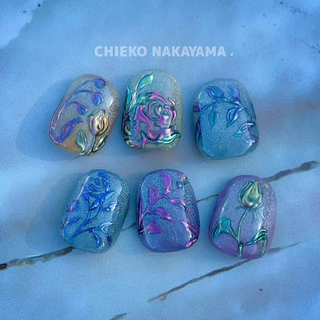 なかやまちえこさんのインスタグラム写真 - (なかやまちえこInstagram)「あきのねいる🍁⠀ ⠀ #nail #nails #nailart #ネイル #美甲 #ネイルアート  #japanesenailart #manucure #japanesenails #manicurist #gelnails #أظافر #네일아트 #미용  #เพ้นท์เล็บ #artedeuñas #เพ้นท์เล็บเจล #ジェルネイルデザイン #ネイルデザイン #nagelkunst #秋ネイル #autumnnail  #ミラーネイル #mirrornails #マグネットネイル #magneticnails @pregel.jp 8月の新色⠀ ※作り方はインスタライブのアーカイブをご覧ください」8月11日 0時05分 - chiekonakayama