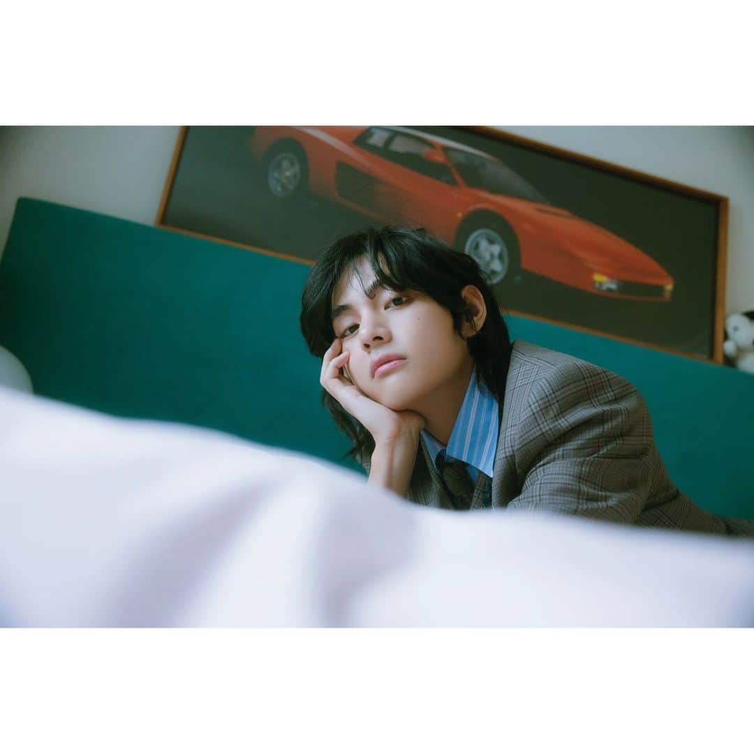 BTSさんのインスタグラム写真 - (BTSInstagram)「#V #뷔 #V_Layover Photo 1」8月11日 0時05分 - bts.bighitofficial