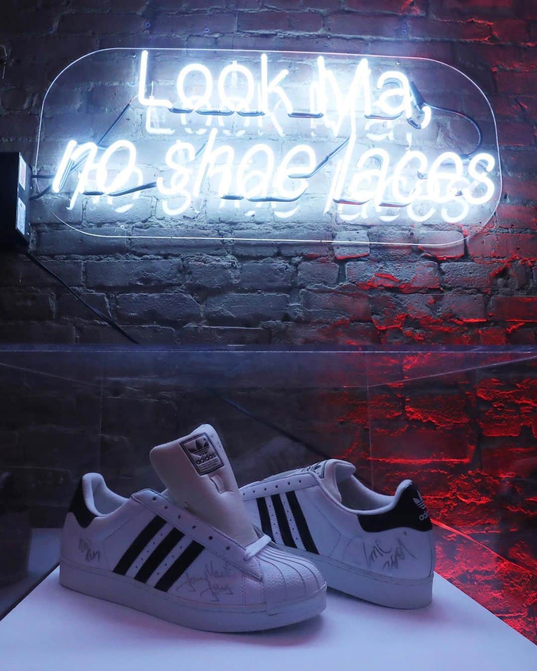 Nice Kicksさんのインスタグラム写真 - (Nice KicksInstagram)「adidas and New York City honored @rundmc for the 50th Anniversary of Hip-Hop by officially declaring August 9 as “RUN-DMC Day” 👏🔥📀  “adidas Originals is intricately woven into the fabric of Hip Hop culture,” said adidas NAM President Rupert Campbell. “As a brand that embodies authentic creativity, we are so proud that we brought the Superstar to RUN-DMC and they brought it to the world.”   A RUN-DMC pop-up celebration at Bleecker Trading will be open to the public on August 10-12 🏬」8月11日 0時17分 - nicekicks