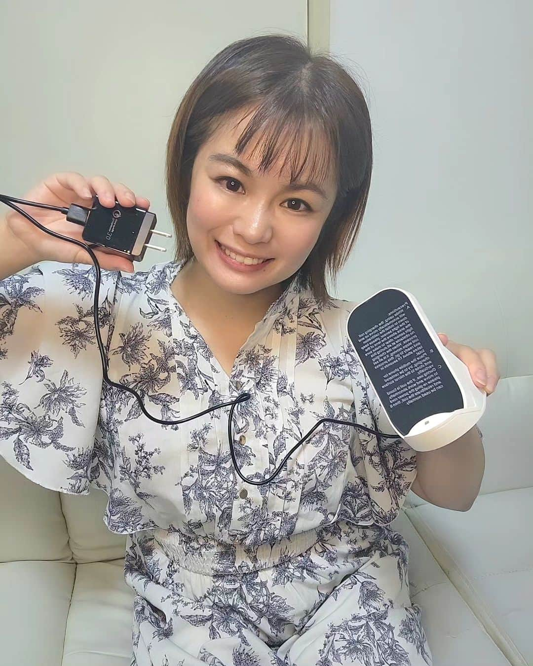 彩乃美希さんのインスタグラム写真 - (彩乃美希Instagram)「スマート自動照準ワイヤレス 急速充電スタンド！ カバー着けてても充電 してくれるからむっちゃ便利!! 15Wの急速充電に対応してるよ☺️ 自動ポジショニングシステムが 着いてるから位置とかを 気にせずにほんとに置くだけなの！ むっちゃすごいっ！  PR @tiger.shop.japan #充電スタンド #ワイヤレス充電 #ワイヤレス充電器 #充電器 #スマホグッズ #便利グッズ」8月11日 0時11分 - ayanotan1127