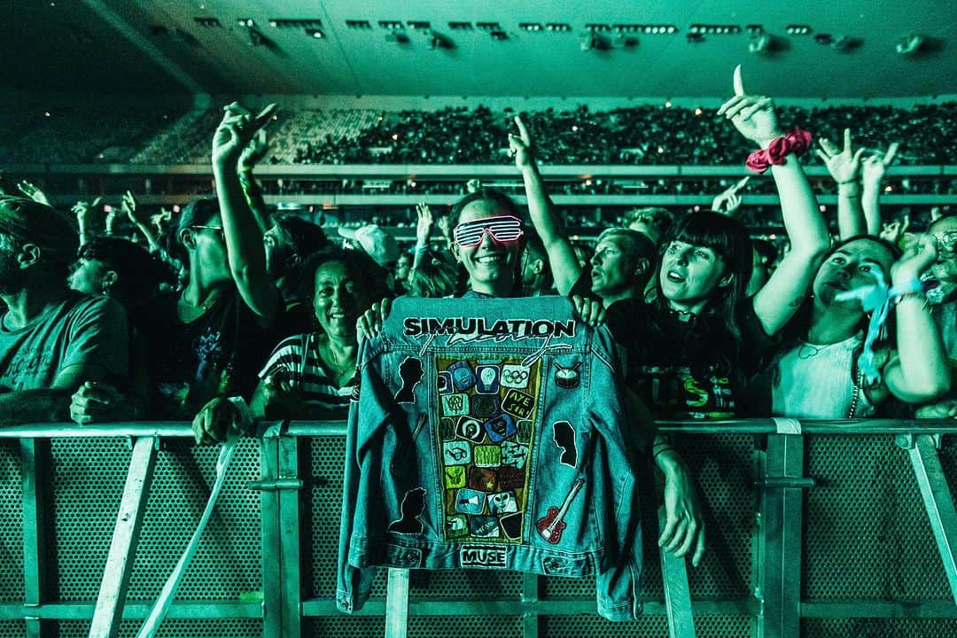 MUSEさんのインスタグラム写真 - (MUSEInstagram)「Awesome ⚡️ Love seeing your custom designs at the shows ❤️‍🔥 📷 • @theworkofjar」8月11日 0時29分 - muse