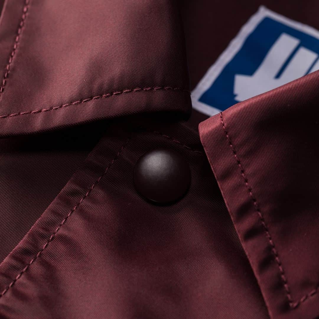 UNDFTDさんのインスタグラム写真 - (UNDFTDInstagram)「A detailed look into UNDEFEATED FALL 23 - Drop 1  The UNDEFEATED LA Coaches Jacket – available in Faded Black and Wine, this 100% nylon piece is crafted with a lightweight poplin lining, drawcord at the hem, interior zip pocket, woven label and a soft hand screen printed ‘5-strike’ icon.   Available Friday, 8/11 exclusively at all UNDEFEATED Chapter Stores and Undefeated.com」8月11日 1時00分 - undefeatedinc
