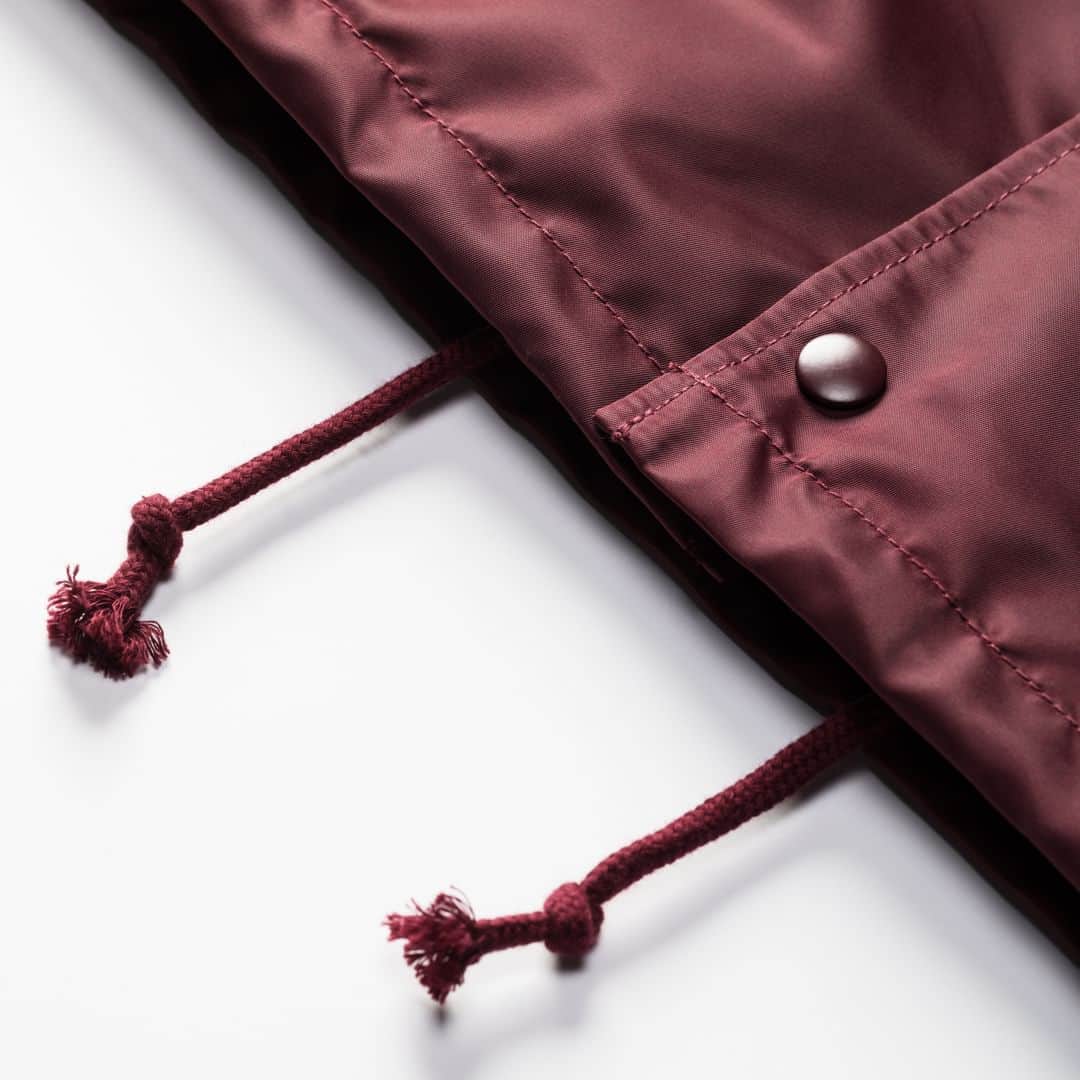UNDFTDさんのインスタグラム写真 - (UNDFTDInstagram)「A detailed look into UNDEFEATED FALL 23 - Drop 1  The UNDEFEATED LA Coaches Jacket – available in Faded Black and Wine, this 100% nylon piece is crafted with a lightweight poplin lining, drawcord at the hem, interior zip pocket, woven label and a soft hand screen printed ‘5-strike’ icon.   Available Friday, 8/11 exclusively at all UNDEFEATED Chapter Stores and Undefeated.com」8月11日 1時00分 - undefeatedinc