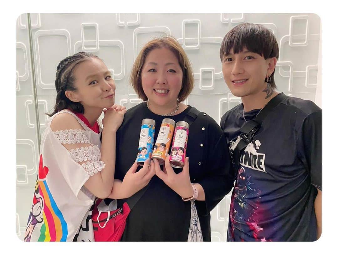 misoNosukeさんのインスタグラム写真 - (misoNosukeInstagram)「. . @mikarin.matsukubo の 周年イベントと  @chachacha_game の 周年パーティー  お疲れ様でした＆おめでとうございます！ 閉店するだなんて嫌すぎます…  ↓  #Repost @tokyohero24 with @use.repost  茶茶茶の7周年weeeekも 無事に終わりました！  御来店くださいました皆様 本当にありがとうございました！  幸せがたくさん詰まった時間でした(p_q* これからリニューアルに向けて  色々と準備を進めながら のんびりお店は開けておりますので  気軽に来てくださいませ\( ´ω` )/ 席やカラオケのチャージなど何もなし！  19時～24時 どれでも1杯500円。  @mikarin.matsukubo @beautytea_official @tsukaneko222 @tomiko_matsuba」8月11日 0時58分 - misono_koda_official