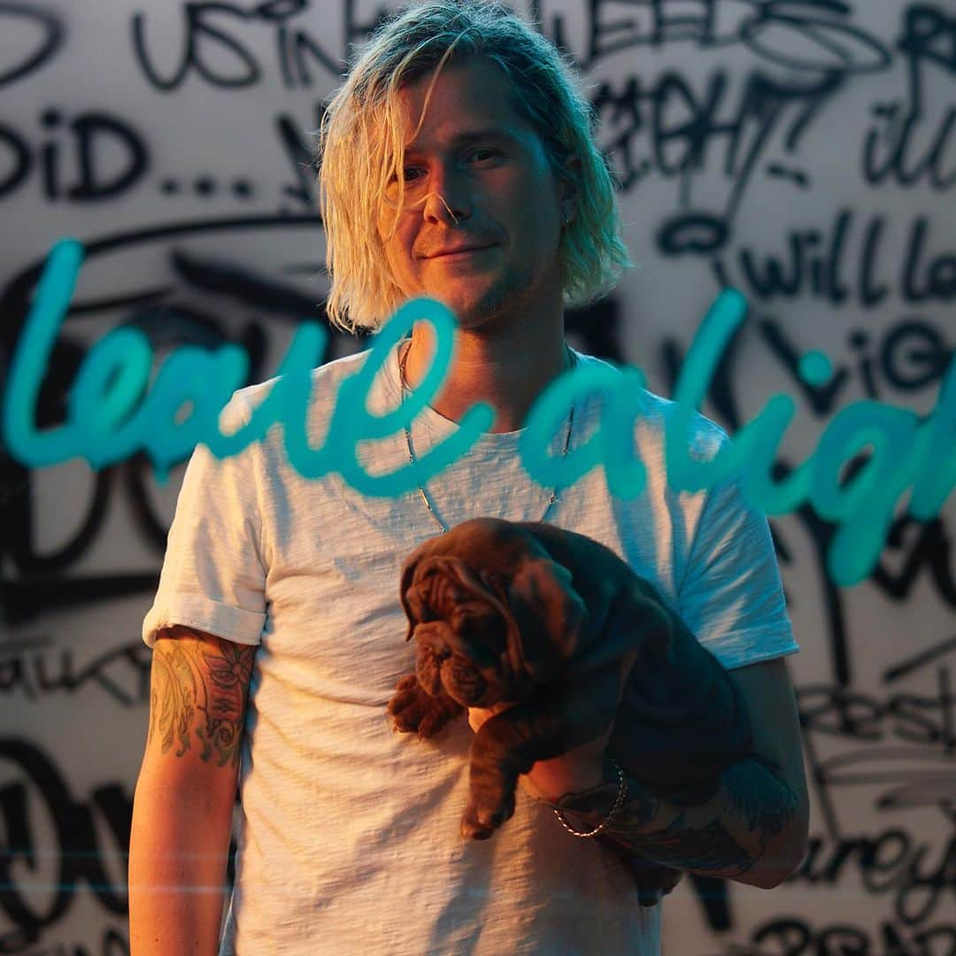 ル・ユースのインスタグラム：「another song from my upcoming album is out today  a collaboration with friend and long time inspiration @lane8music and featuring the voice of the massively talented @oh_jyll   hope you always have someone leaving a light on for you 💡」