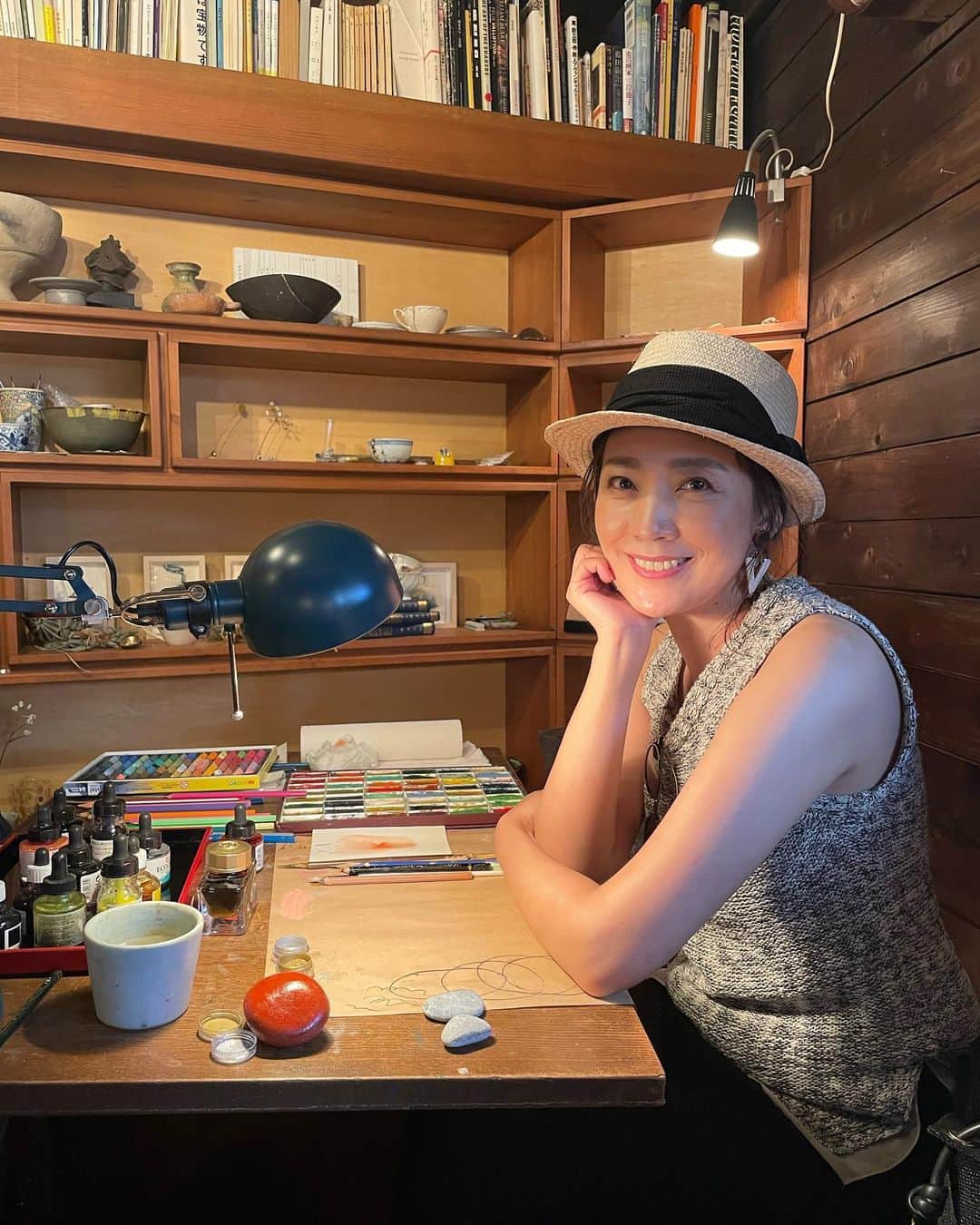 田中美里のインスタグラム：「#ナカムラクニオ　さんに教えていただき絵を描いてます。 まだ始めたばかりだけどただただ楽しい。  #お見せできる機会があったらいいな」