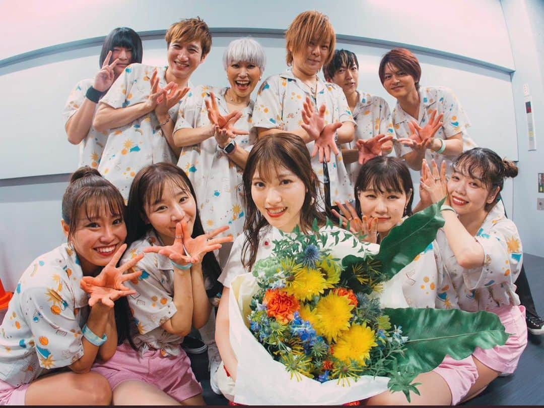 若森さちこさんのインスタグラム写真 - (若森さちこInstagram)「Ishihara Kaori 5th Anniversary Live -bouquet-  声優の #石原夏織 ちゃんの記念すべき5周年ライブをper&choでサポートさせて頂きました🙌 ご本人はもちろんのこと、バンドも超絶かっちょ良くて刺激になりました！ 9/23にTBSチャンネル1にて放送されるようなので是非ご覧くださいませー🙌  #マイタライデビュー #percussion #percussions  #percussionist #percussion_instruments  #ハモるパーカッショニスト  #打楽器 #打楽器奏者  #パーカッション」8月11日 1時16分 - pistachico