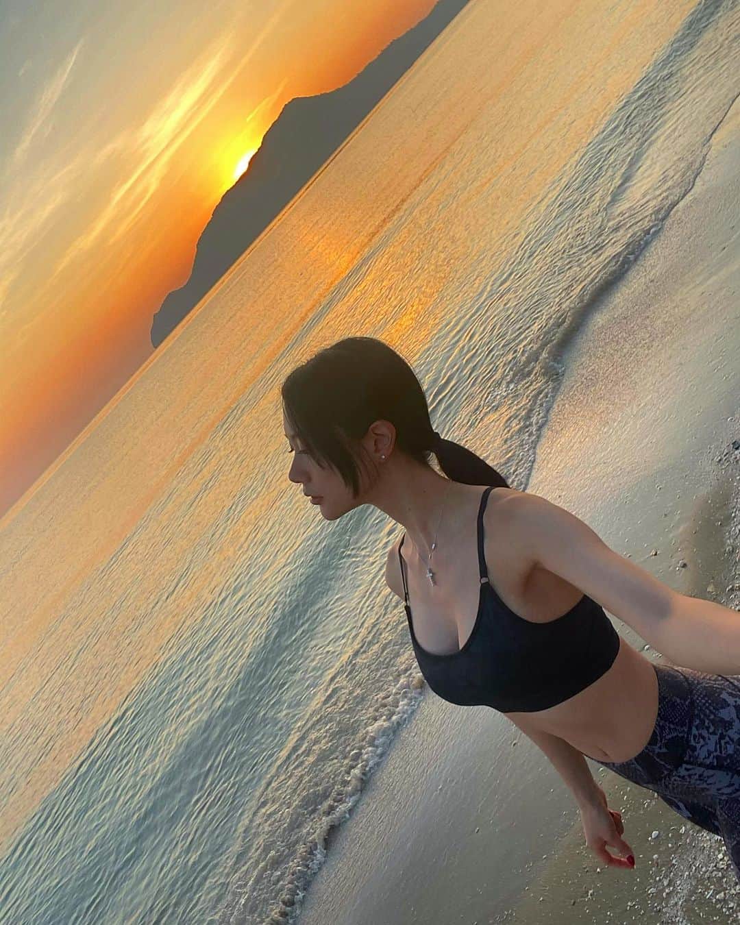 クララのインスタグラム：「🌅」