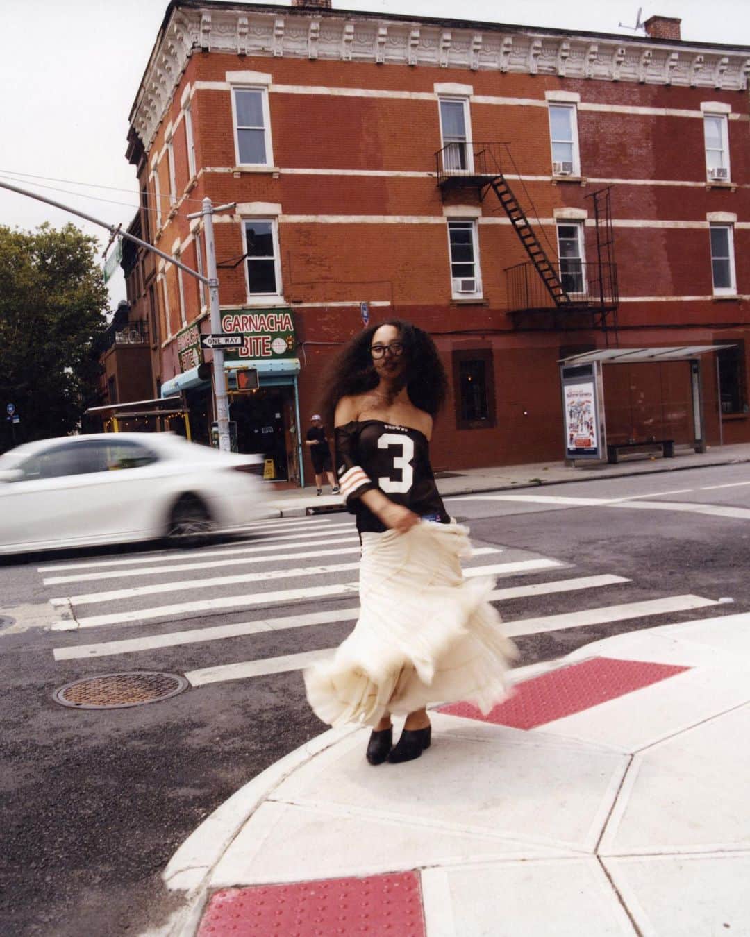 JINSさんのインスタグラム写真 - (JINSInstagram)「Introducing a new low bridge fit collection featuring three extra thick shapes: Classic Airframe Bold. Available in-store & online. Shot by @raphgaultier featuring @kaeladeshae.」8月11日 1時27分 - jins.usa