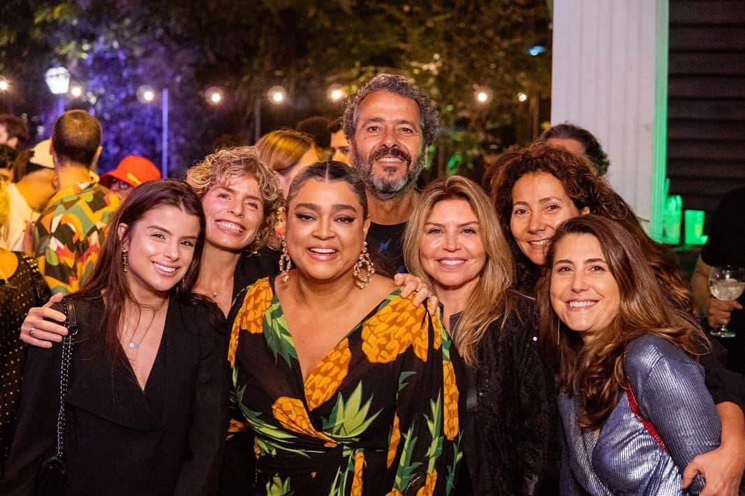 Preta Gilさんのインスタグラム写真 - (Preta GilInstagram)「Uma comunhão de amores em um único espírito! Tem como não se alegrar? Só sei sentir e agradecer!!! #Preta49  Fotos: @gee.eu」8月11日 1時34分 - pretagil