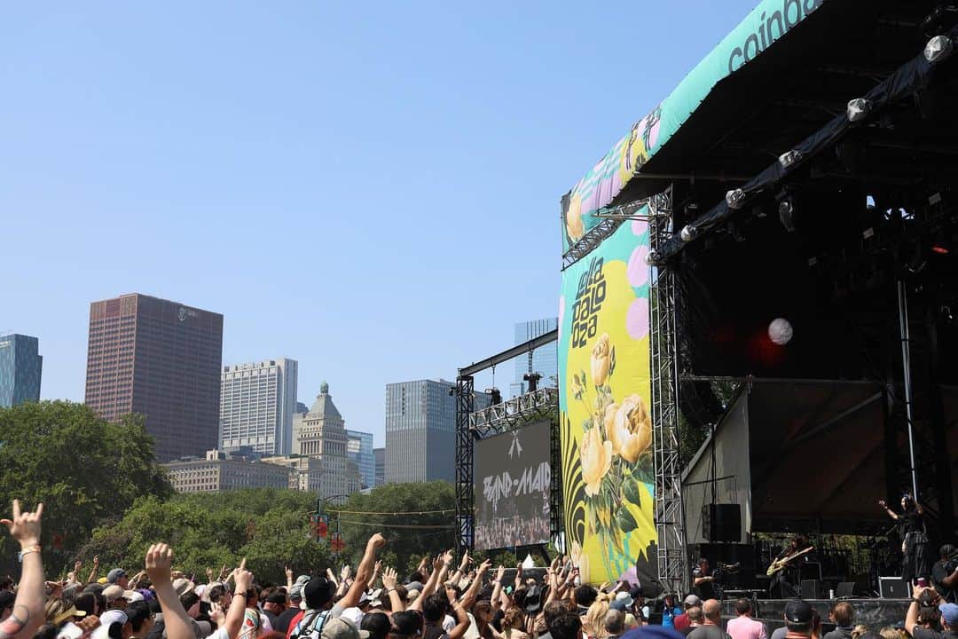 彩姫さんのインスタグラム写真 - (彩姫Instagram)「✐ ⁡ Lollapalooza 2023 in Chicago ⁡ It was a wonderful time! Thank you very much. ⁡ ⁡ 「まさか！」体験をしてきた日でしたねー。 偉大なフェスに出演したこと。オーディエンスのみんなが目の前に居てくれて一緒に音楽を楽しんだこと。その場に居ない人たちまでもが喜び感動してくれたこと。 素晴らしい時間で、とっても幸せだったー。 ⁡ 私自身、味わったことのない緊張に包まれていたよ！ぷるぷるしてた！笑 けど。不思議なもんでステージに立つとへっちゃらでただ歌うことを楽しめたよー。 「うーわ！めっちゃたっのしーい！サイコーかよ」ってなってたー ⁡ 楽しく歌えてること。君たちのおかげだよ！ありがとさん この日も笑顔いっぱいのステージでしたねー ⁡ てか。めっちゃ暑かった！いい経験したよー ⁡ ⁡ #bandmaid #Lollapalooza」8月11日 1時54分 - saiki_bandmaid
