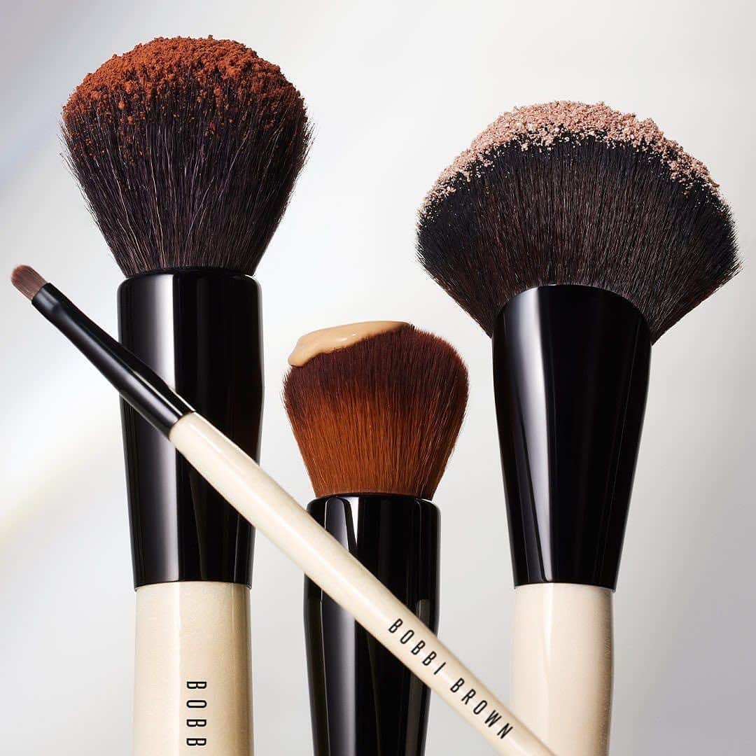 ボビイブラウンさんのインスタグラム写真 - (ボビイブラウンInstagram)「Need to brush up on your beauty tools? We've got you covered with Artist-approved essentials for any product, any look.  Chat with an Artist at bobbibrown.com for personalized recommendations.  #BobbiBrown #MakeupBrushes #Artistry #MakeupRoutine」8月11日 3時02分 - bobbibrown