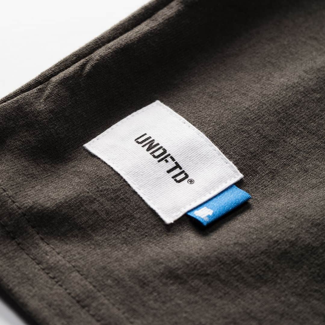 UNDFTDさんのインスタグラム写真 - (UNDFTDInstagram)「A detailed look into UNDEFEATED FALL 23 - Drop 1  The UNDEFEATED Stencil Short-Sleeve Pocket Tee is a 100% cotton jersey tee featuring a rib collar, woven label, pocket on the left side of the chest and available in three colors – Lunar Grey, Birch and Faded Black.  Available Friday, 8/11 exclusively at all UNDEFEATED Chapter Stores and Undefeated.com」8月11日 3時00分 - undefeatedinc