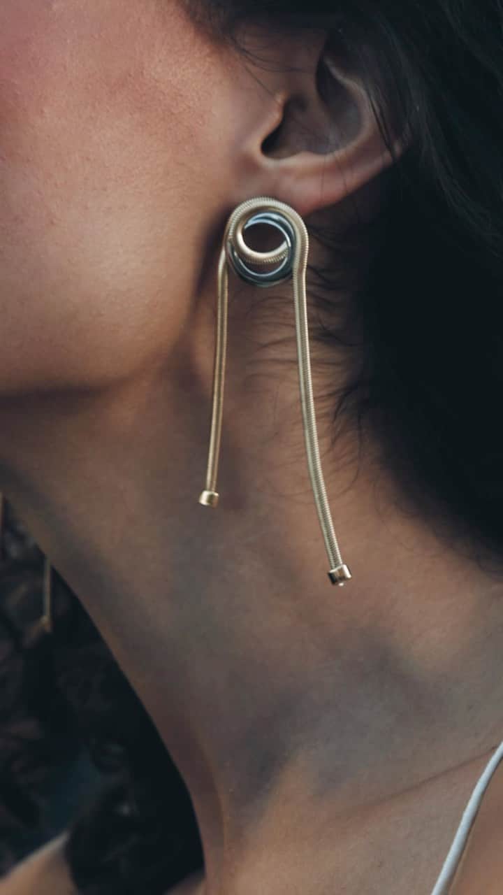 Saks Fifth Avenueのインスタグラム：「@demarson’s snake chain earrings have slithered right into our hearts. Tap View Products or head to the link in our bio to shop. #Saks」