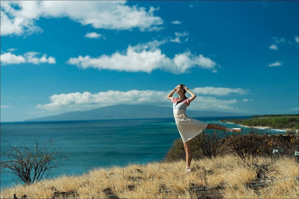 ballerina projectのインスタグラム：「Our thoughts and prayers go out to the people of Maui that were devastated by the recent wild fires. Please consider donating to the @hawaiiredcross or @mauirapidresponse to help in the recovery for these effected Maui communities.   Over the years of the Ballerina Project we have created many beautiful images on the island of Maui.」