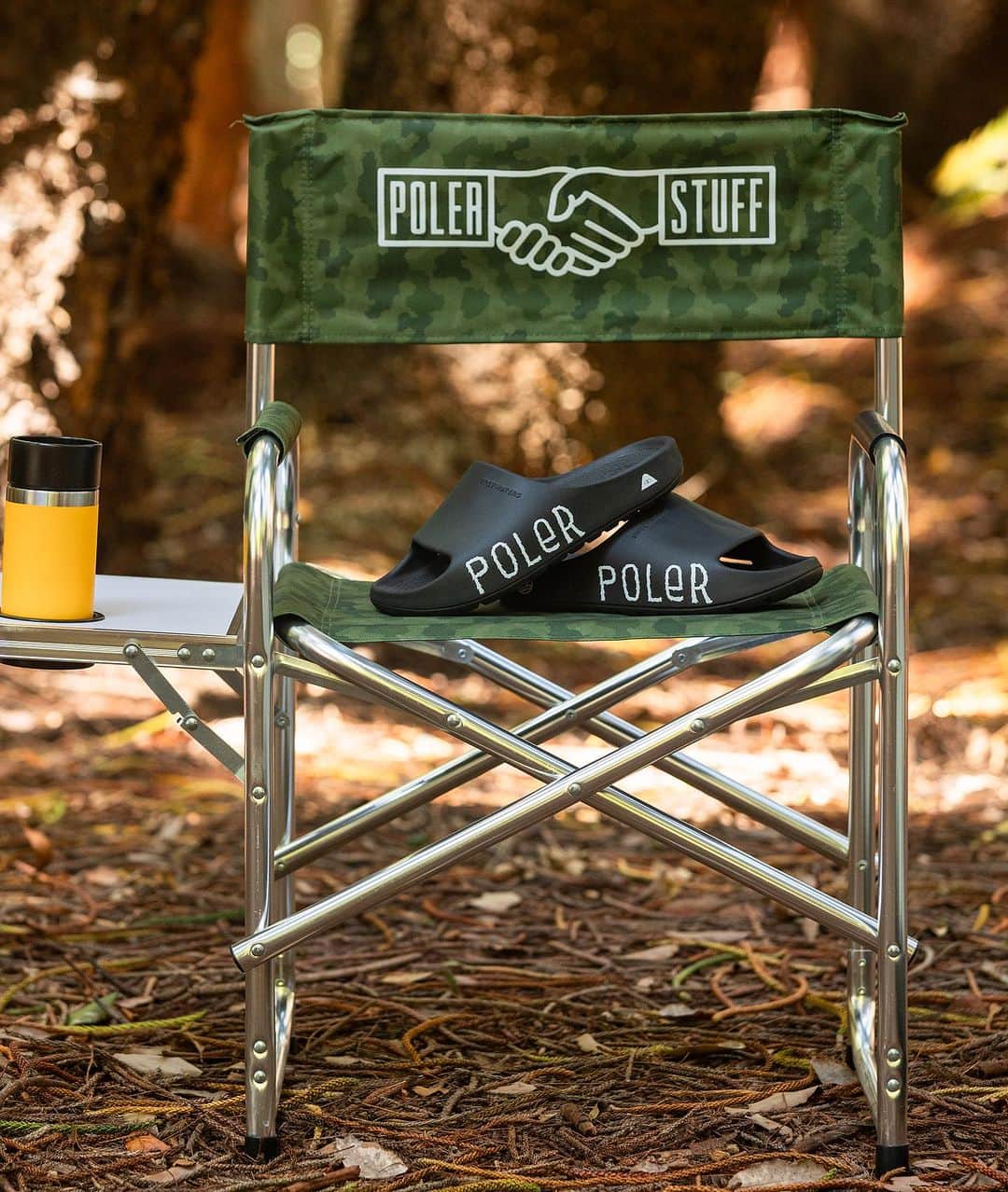 Poler Outdoor Stuffのインスタグラム：「Campsite essentials: comfy sandals, good company, and the great outdoors. 🏞️👣 #WanderlustVibes   Freewaters X Poler Collab 🚀 available in stores & online!  #FreeYourSteps #WanderlustVibes #FreewatersxPoler #Collaboration #NewRelease #AdventureAwaits」