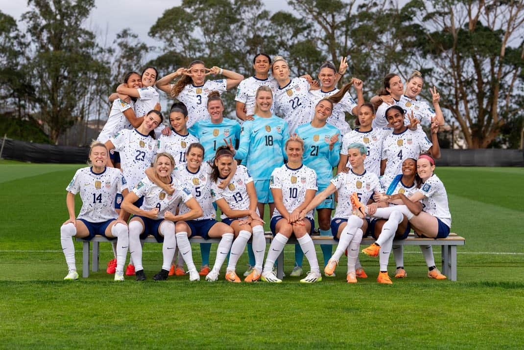 アリッサ・ナアーさんのインスタグラム写真 - (アリッサ・ナアーInstagram)「I think a piece of my heart is still on that field in Melbourne. 💔 It is an incredible honor to wear this jersey and represent my country at a World Cup. Proud to be a part of this team; through every high and low, we stayed together. We came up short of our goal; but we reflect, we learn, we grow, and we move forward better for this experience. Thank you all for the love and support. 🫶🏻🇺🇸」8月11日 4時37分 - alyssanaeher